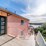 Apartment 2 Bedroom In Karbuni