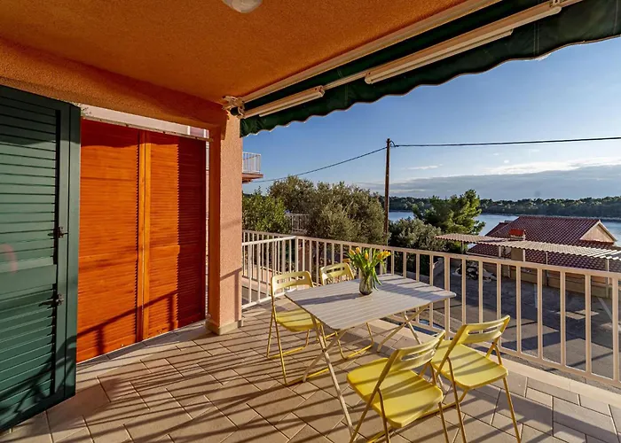 2 Bedroom In Karbuni Appartamento *