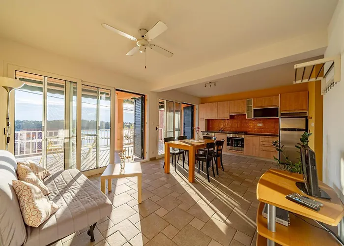 2 Bedroom In Karbuni Appartamento Potirna