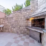 Lovely In Karbuni With House Sea View Appartamento