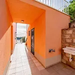 Apartment 2 Bedroom In Karbuni