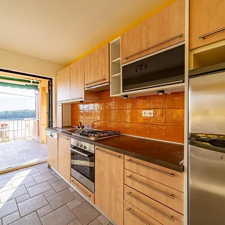 2 Bedroom In Karbuni Apartment *