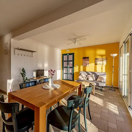 2 Bedroom Awesome Apartment In Karbuni *