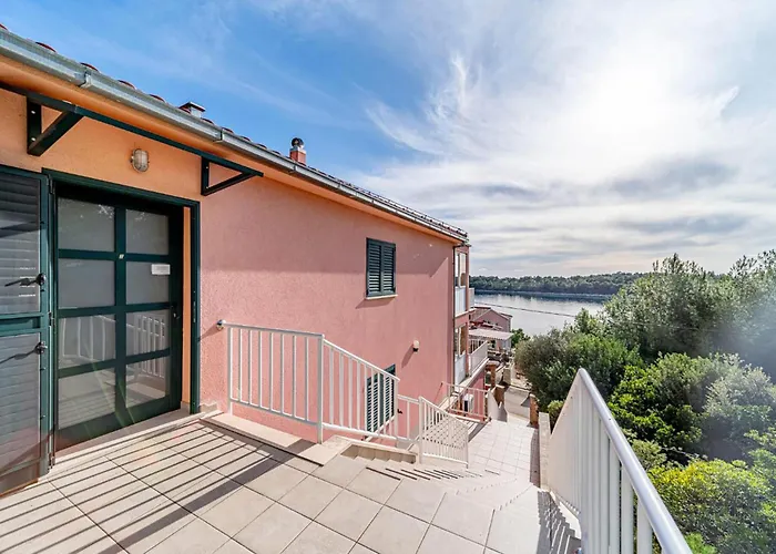 Apartment 2 Bedroom In Karbuni